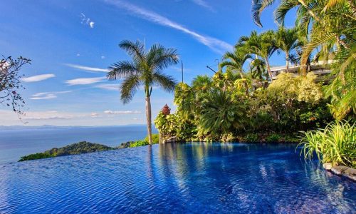 pool-at-villa-caletas